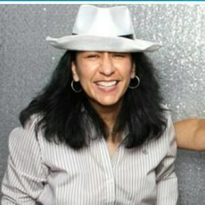 Meet your Posher, Liz