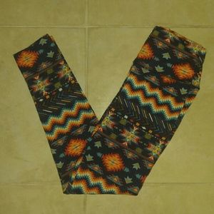 SUPER SOFT Aztec Tribal Leggings!