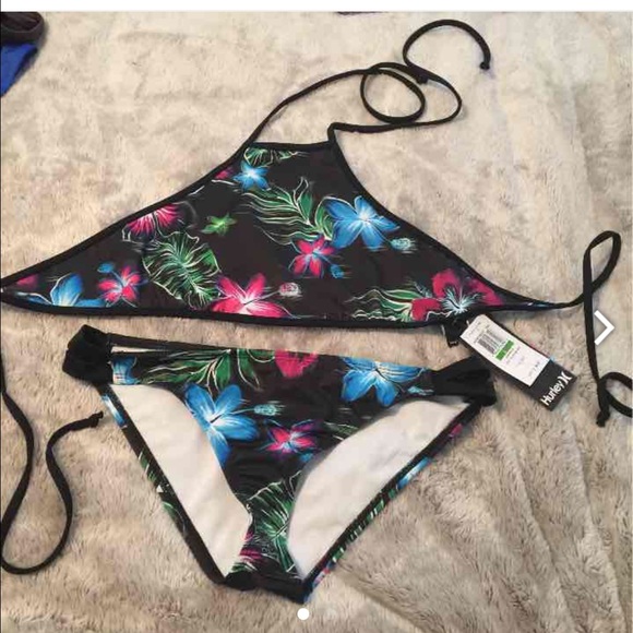 Hurley, NWT, 2 piece swimsuit, large