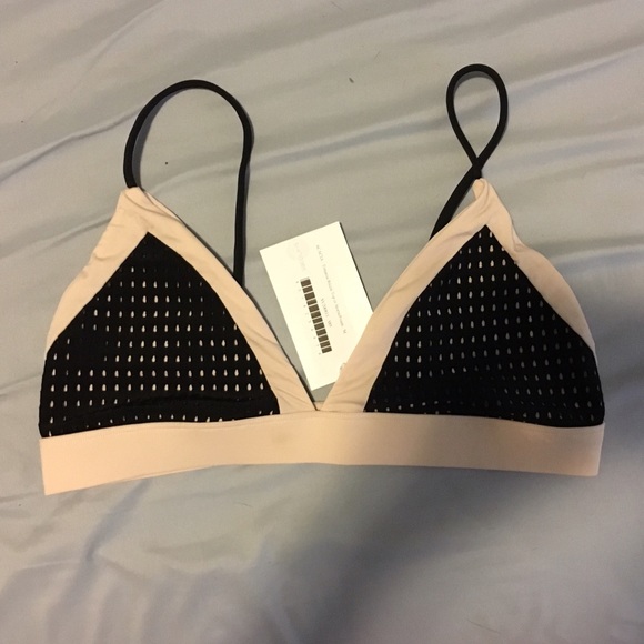 Acacia bikini top medium. And Xs bottoms.