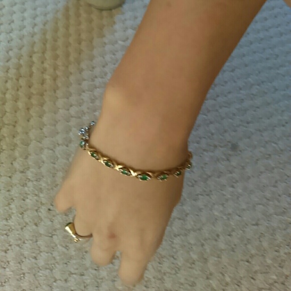 Emerald and diamond tennis bracelet