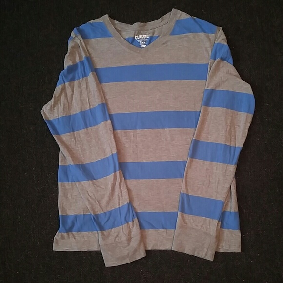 Classic striped v-neck