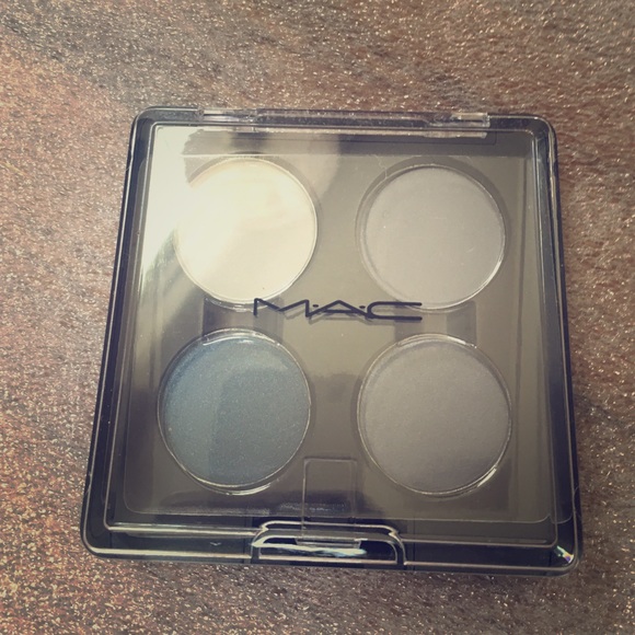 MAC eyeshadow quad grey tone