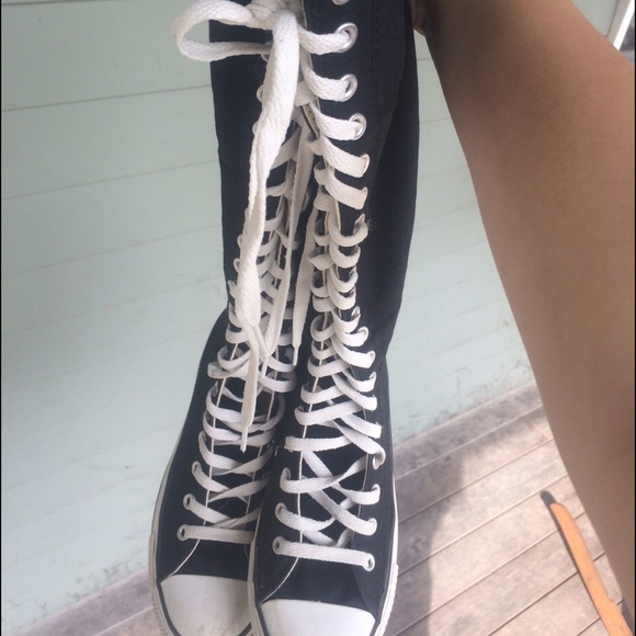 BLACK KNEE HIGH CONVERSE