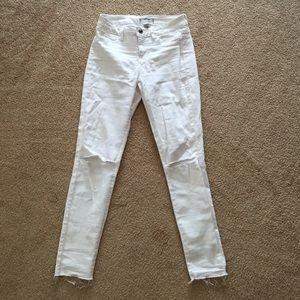 Distressed White Stretch Jeans