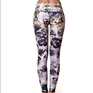 Teeki Desert Rose Hot Pant XS-new with tags