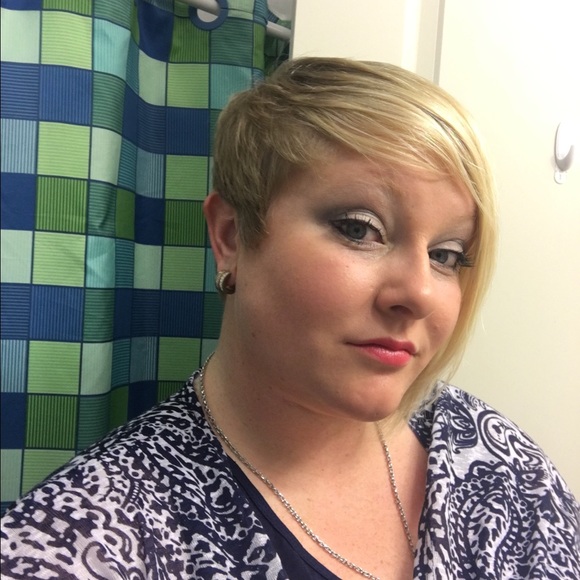 Meet your Posher, Jill - Picture 1 of 1