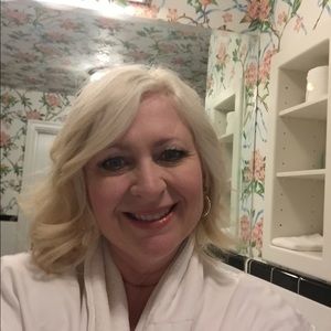 Meet your Posher, Lori