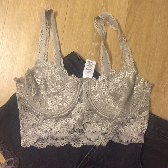 Lacy underwire bralette