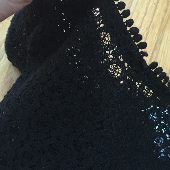 Lace crop top - Picture 2 of 2