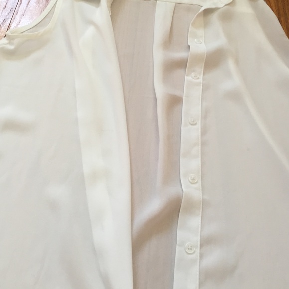 While muscle tee - Picture 3 of 3