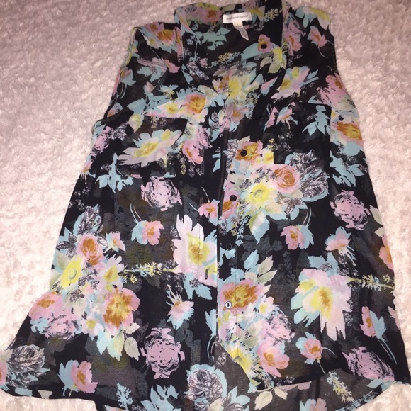 Black Floral Sleeveless Button Up Blouse