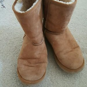 UGG classic short