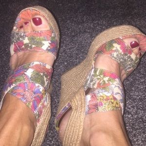Floral sandal wedges