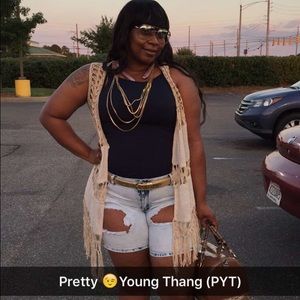 Meet your Posher, Nikia