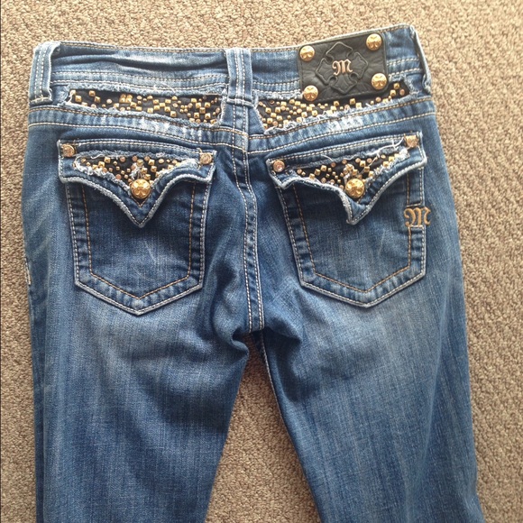 Great condition, gold studded Miss Me Jeans!