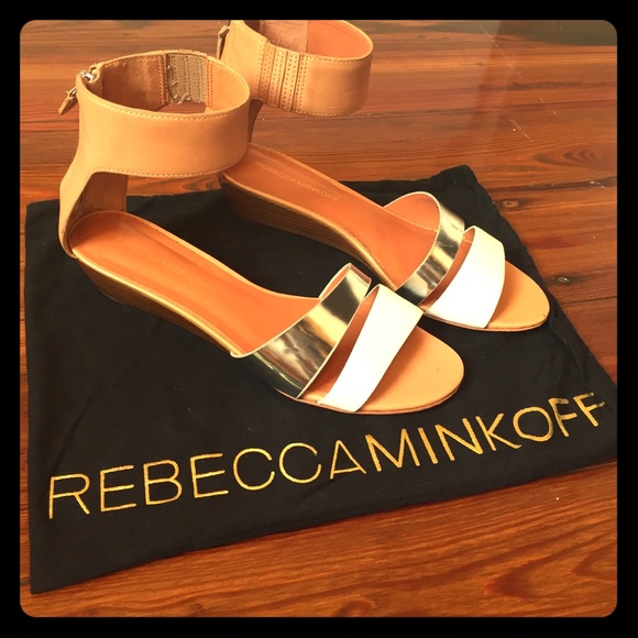 Rebecca Minkoff size 9 sandal, back zip.
