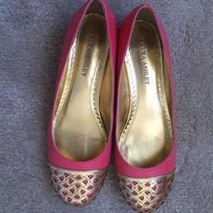 Laura Ashley size 8 pink and gold shoes