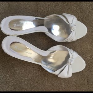 NWOT naturalizer white heels size 8