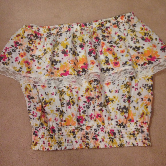 Flowy crop top, floral print - Picture 3 of 4