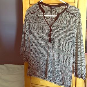 Black/white limited top