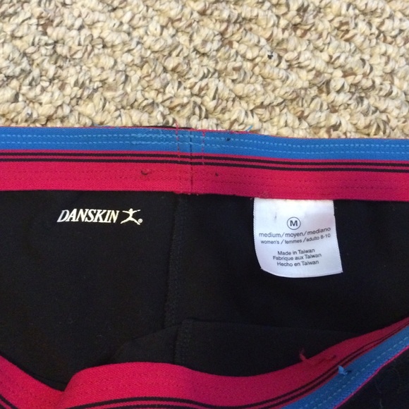 Danskin Cropped yoga pant black w/ blue stripe med - Picture 2 of 4