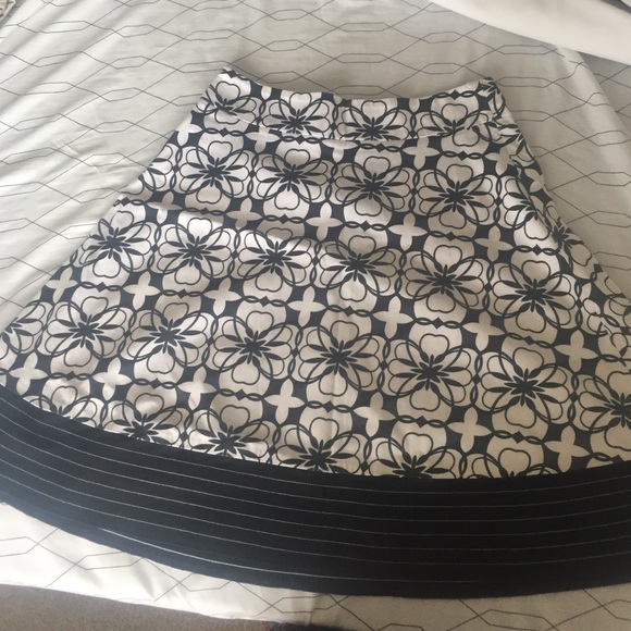 Black and white midi skirt