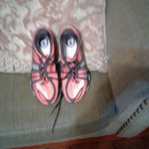 Running shoes