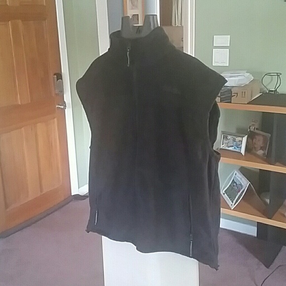 Cabelas Soft black vest
