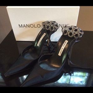 Manolo bhlanik jeweled heels
