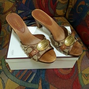 Coach Addisyn Signature Slides