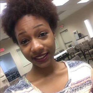 Meet your Posher, Danielle