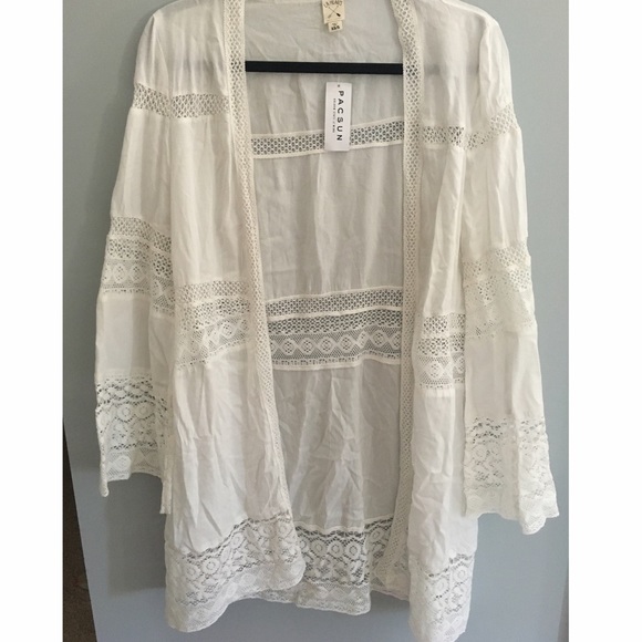 White LA Hearts flare sleeve kimono