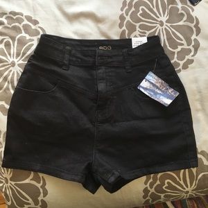 New BDG high rise seam shorts, black