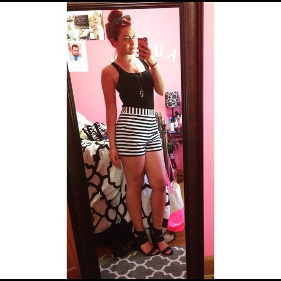 EXPRESS striped High waisted shorts