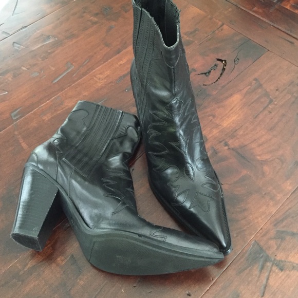 Black Guess booties