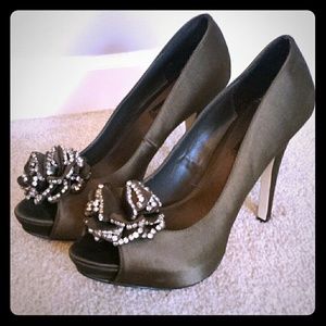 Stunning Olive Green Pumps