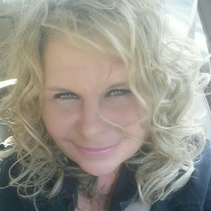 Meet your Posher, Connie