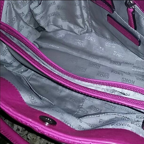 💖Micheal Kors Bag🛍 - Picture 4 of 5