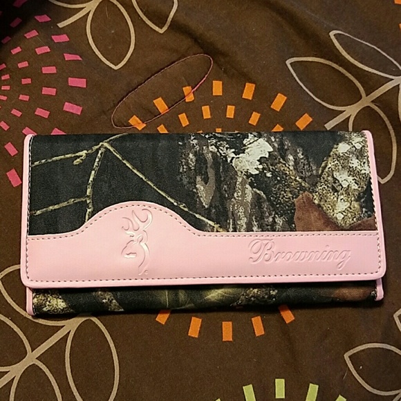 Browning cameo/pink wallet