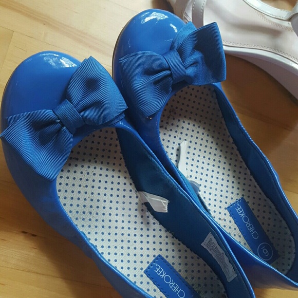 Blue bow flats