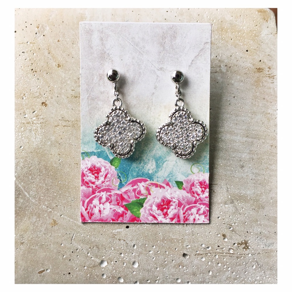 🚫LAST 1 LEFT🚫 Cubic Zirconia Clover Earrings