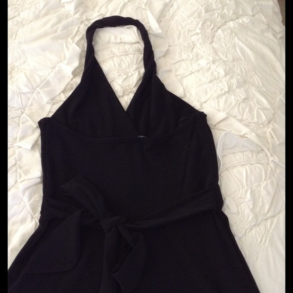 Simple black cocktail dress - Picture 3 of 3