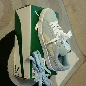 Womens suede classic pumas