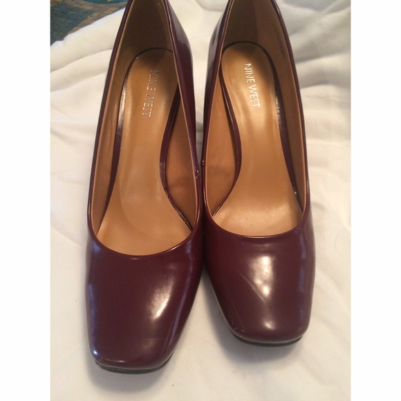 Nine West burgundy pumps