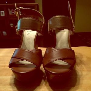 Guess Chunky Brown/Gold shoes