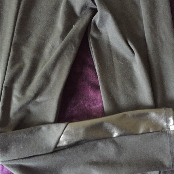 Victoria Secrets PINK stretch pants/leggings - Picture 2 of 3