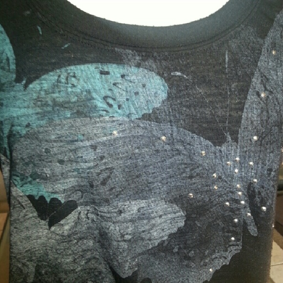 Cute black top with butterflies. - Picture 2 of 3