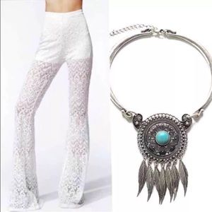 Kendall and Kylie pants with necklace