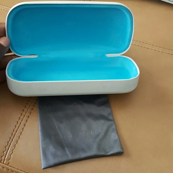 "OPRAH" Warby Parker sunglass/eyeglass case - Picture 2 of 2